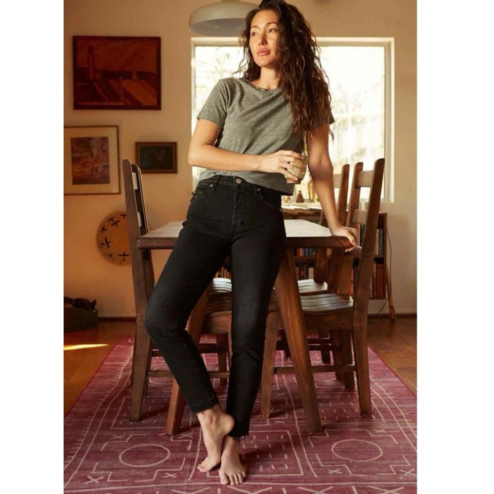 NEW AMO High Rise Button Fly Raw Undone Hem Crop Jeans in Black Size 24